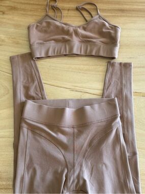 ALO Yoga Women's Leggings & Bralette Set in Mauve Taupe